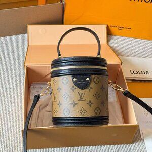 Classic Louis Vuitton Bag: A Stylish and Versatile Choice for Elegance